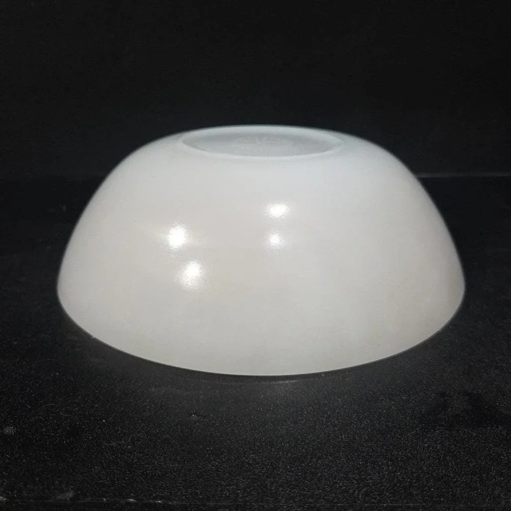 Anchor Hocking Silver Wheat‎ Serving Bowl, Suburbia  arvest Pattern Milk Glass
